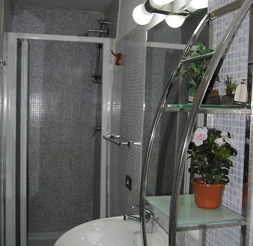 Hostel Euroroma Sas *